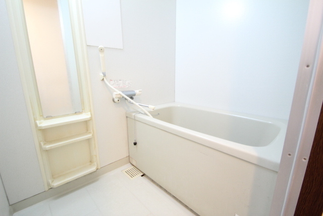 バス・シャワールーム　別号室の写真になります。