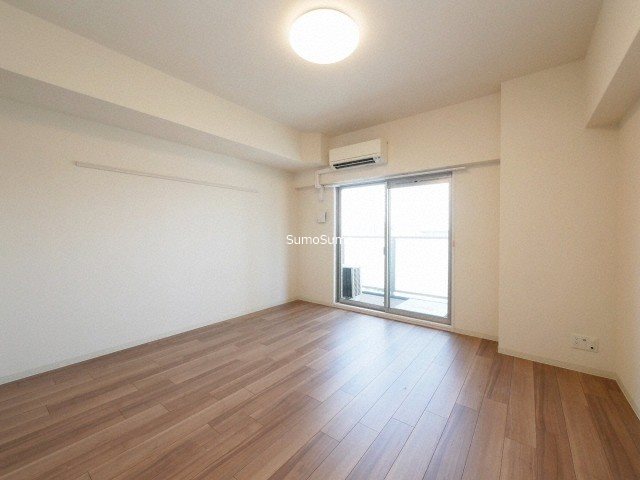 居室・リビング　こちらのリビングで趣味の時間をお楽しみください