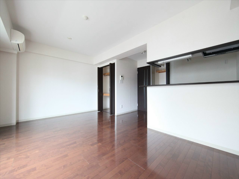 居室・リビング　ＬＤＫ14.7帖　カウンターキッチン　エアコン付