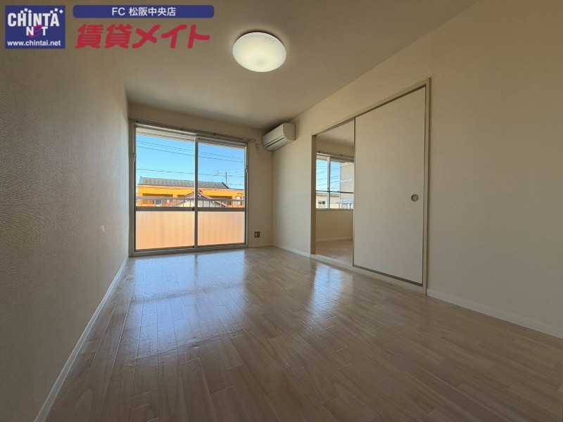 居室・リビング　同型参考写真