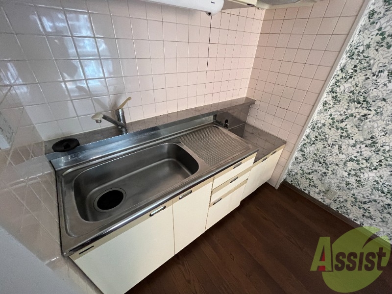 キッチン　調理スペースが確保されていて使いやすそうな印象でした。