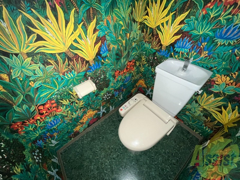 トイレ　こちらはトイレです。清潔感があり、安心して使用できます。