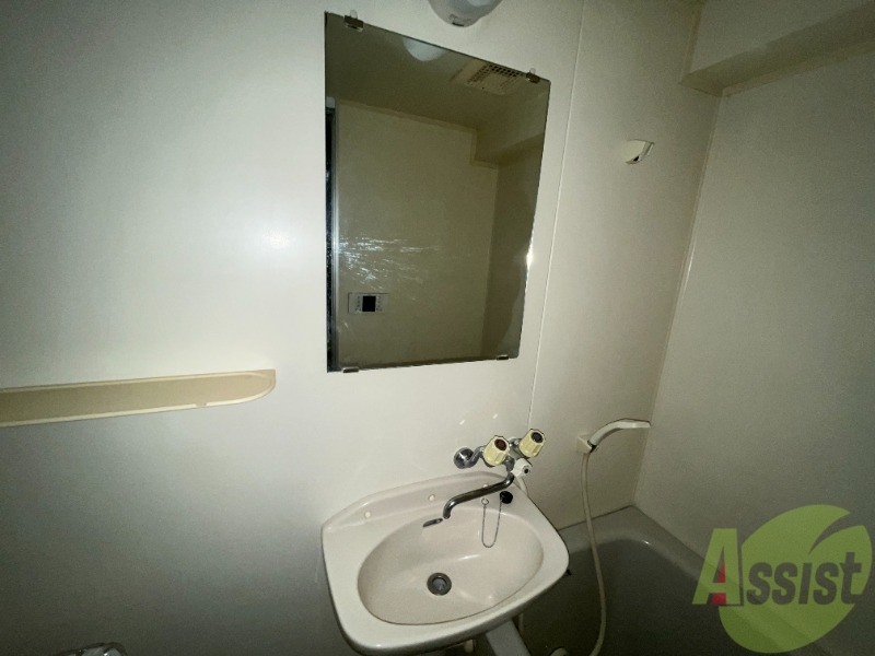 洗面設備　洗面台はバスルームの中にありましたよ。こちらをお使い下さい。