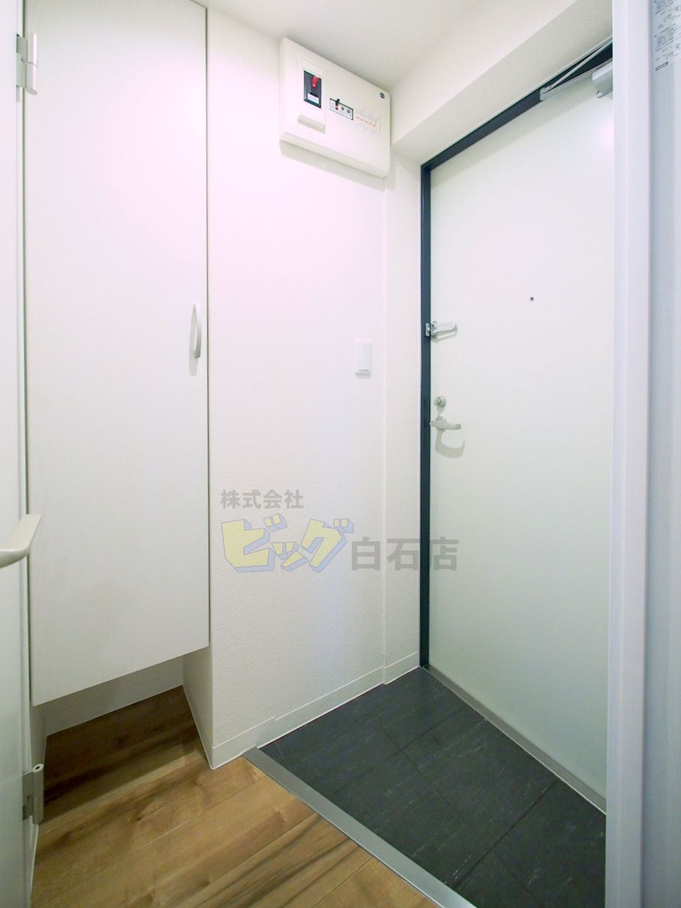 玄関　広々とした玄関です♪