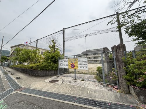 小学校　太子町立山田小学校（小学校）まで342m