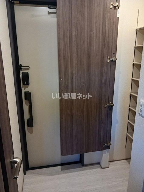 D crest新川Nの玄関写真
