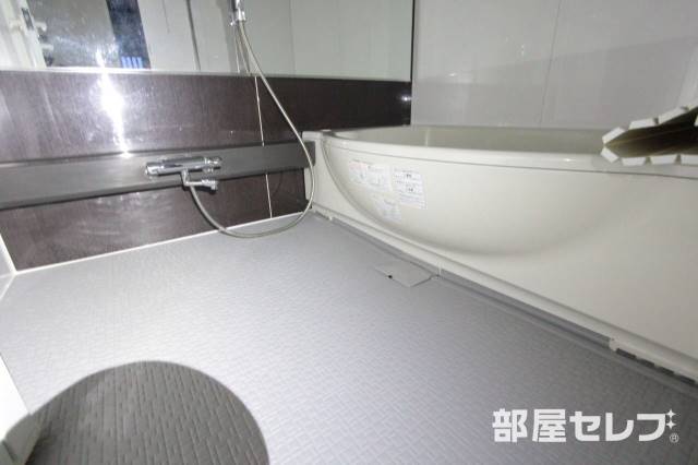 バス・シャワールーム　１日の疲れをいやしてください