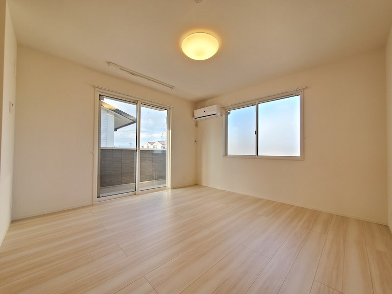 居室・リビング　同仕様写真(間取り違い)