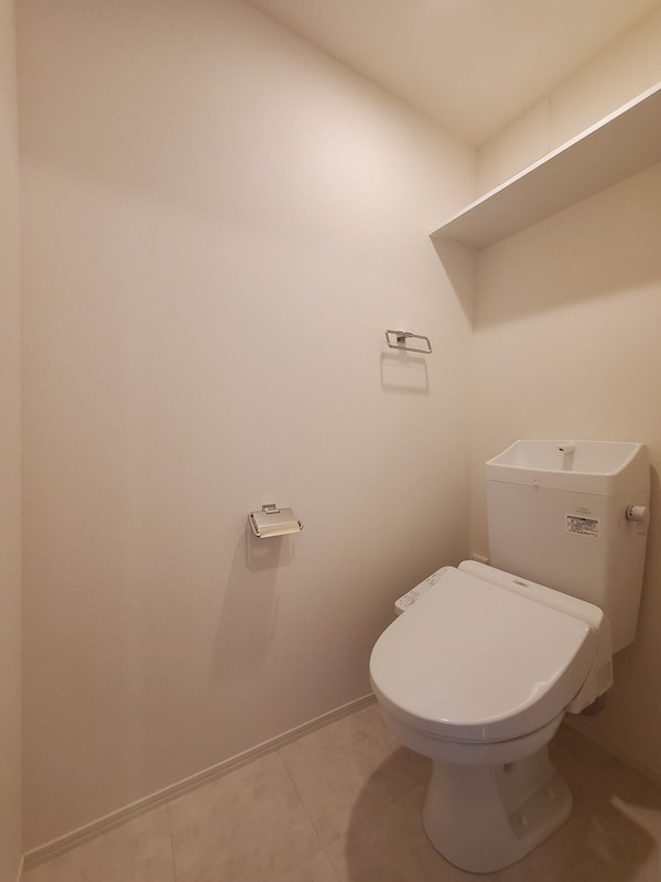 トイレ　同仕様写真(間取り違い)