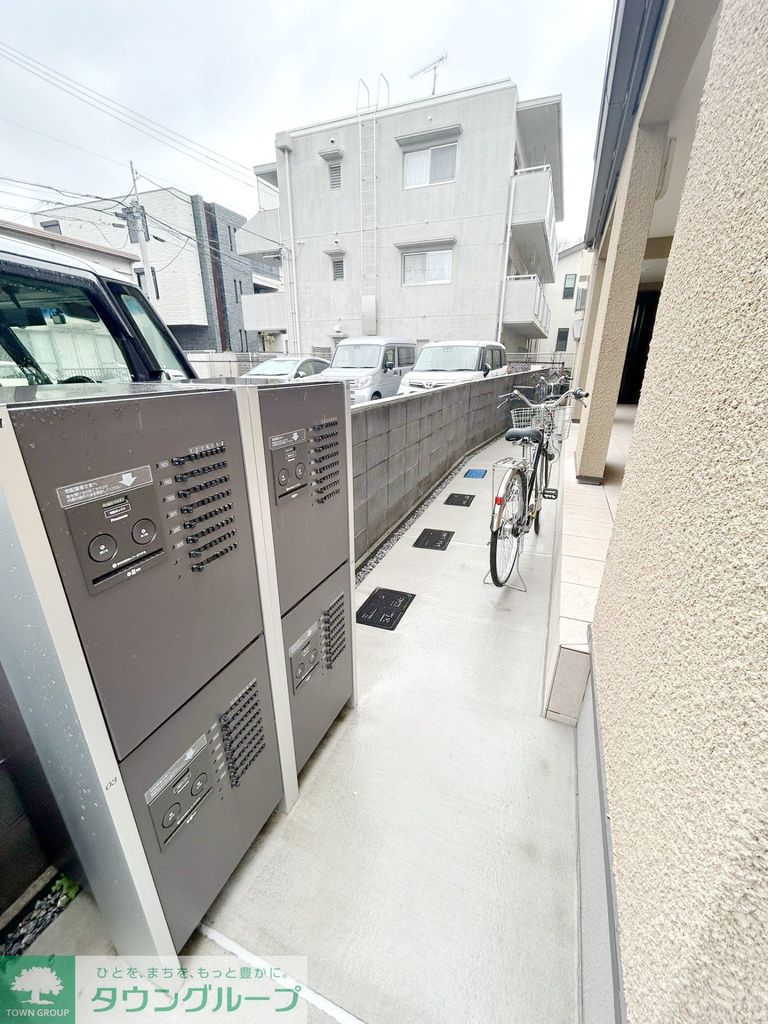 エントランス　バルコニー