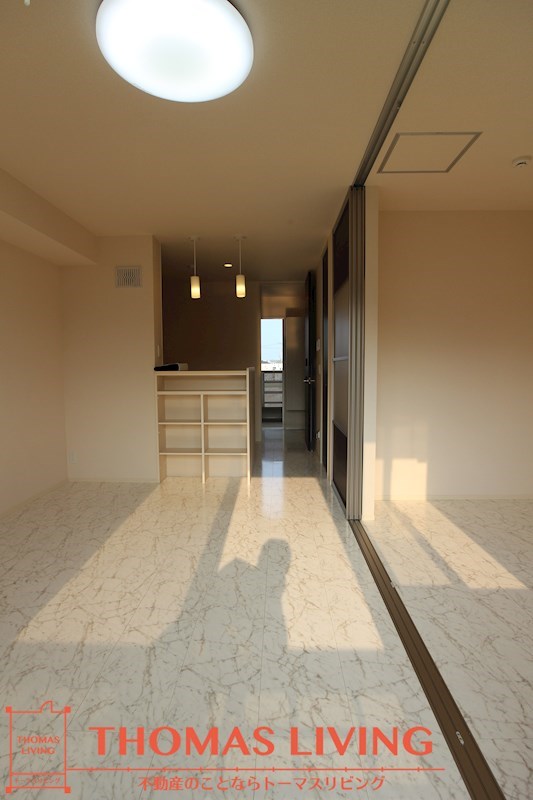 居室・リビング　仕切りを開けて広々と使えます