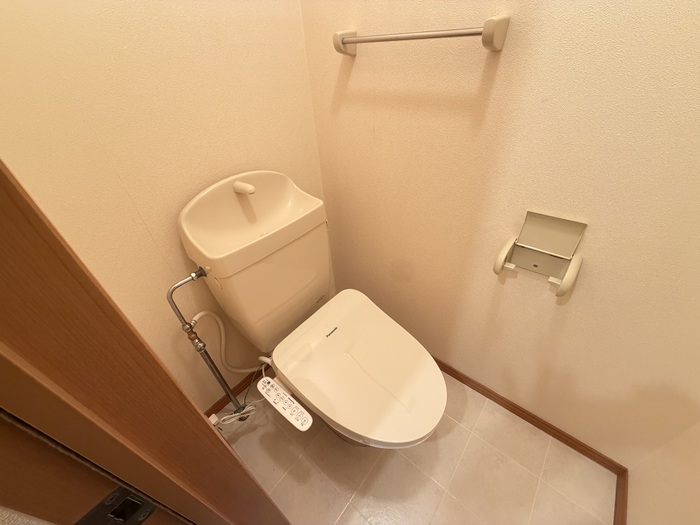 トイレ　温水洗浄暖房便座