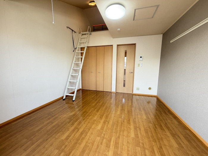 居室・リビング　洋室8帖