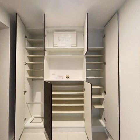 玄関　同仕様タイプです