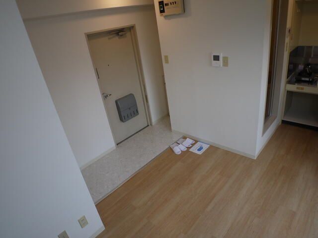 居室・リビング　上品に仕上がった明るい室内空間です！