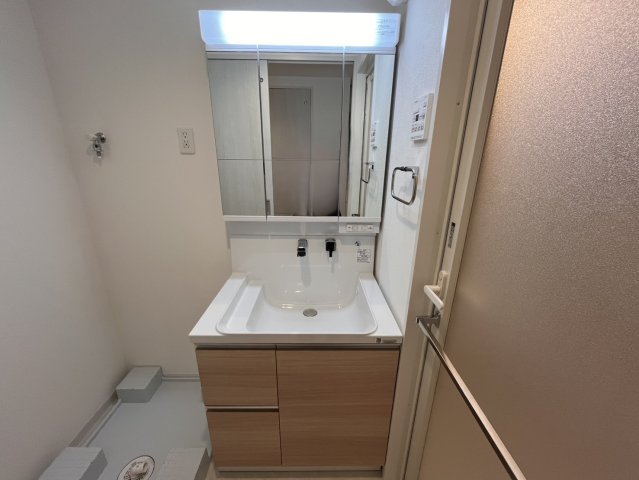 洗面設備　朝の身支度には欠かせない独立洗面化粧台