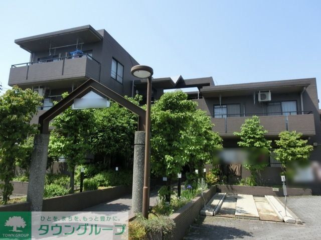 建物外観　★閑静な住宅街にあります・鉄筋コンクリー