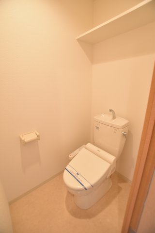 トイレ　画像は別号室。ご参考にどうぞ