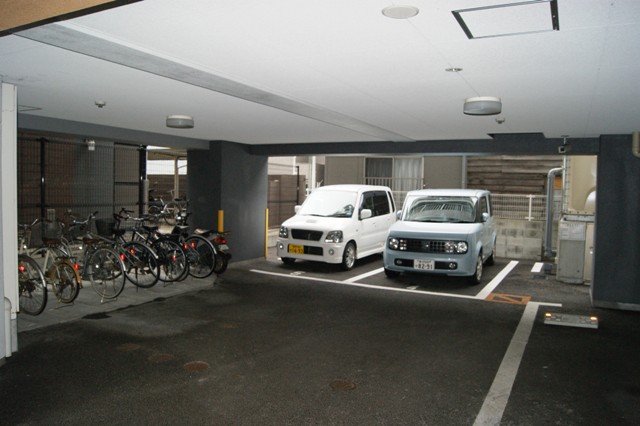 駐車場　駐車場