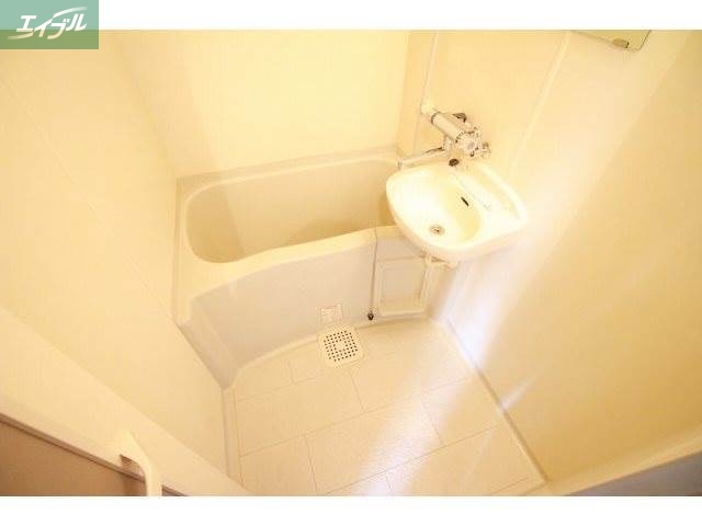 バス・シャワールーム　浴槽