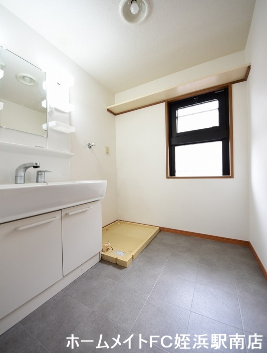 洗面設備　★窓もあって換気しやすいです！★参考写真