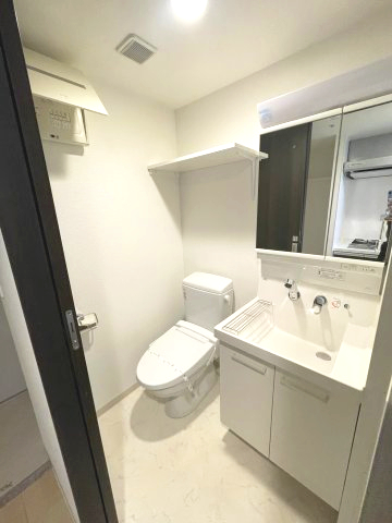 洗面設備　イメージとして同建物他部屋を表示しています