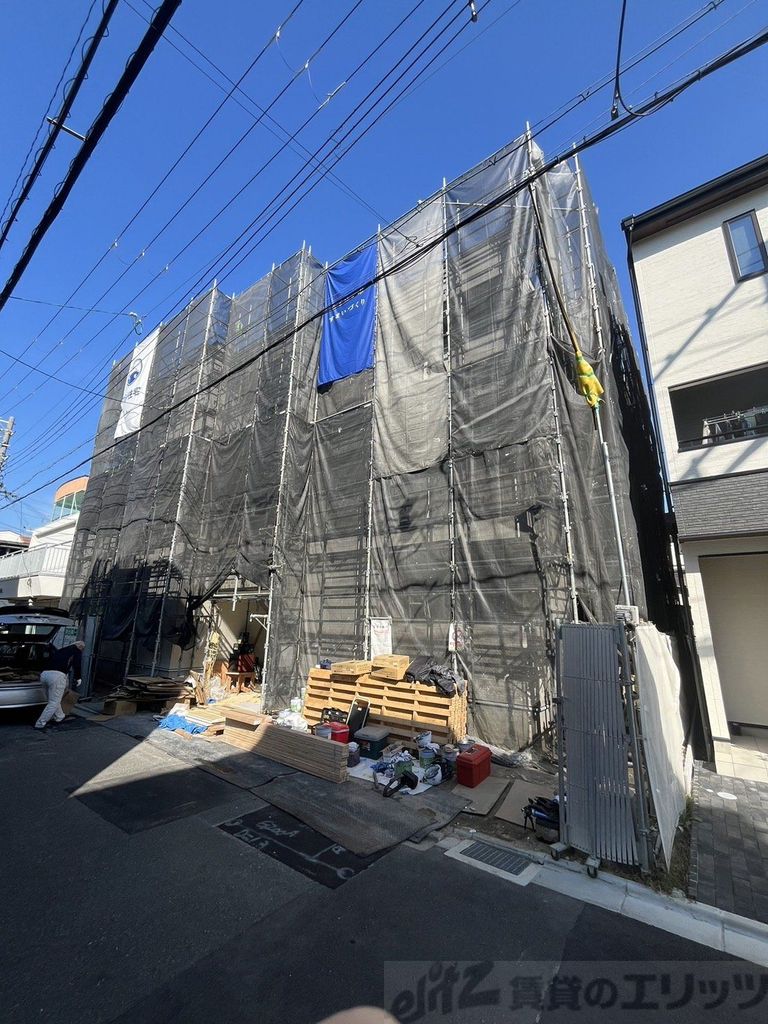 建物外観　駐車場