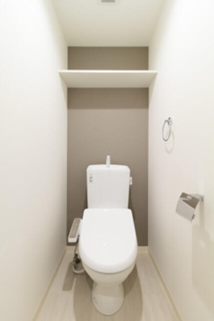 トイレ　※写真は同タイプ住戸です。