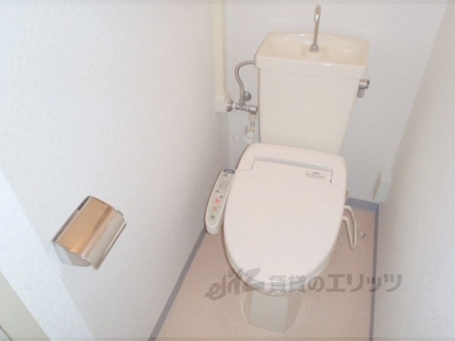 トイレ　ウォッシュレット付きのトイレです。