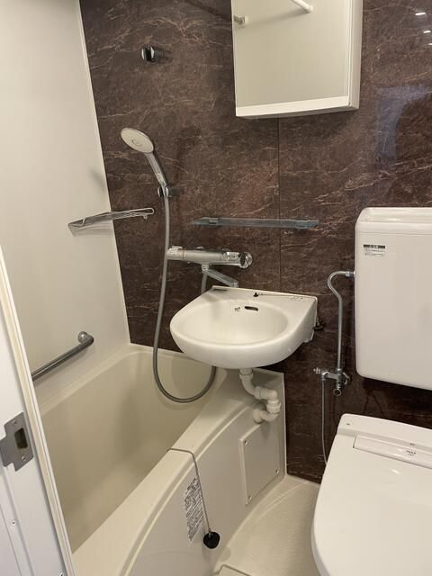 バス・シャワールーム