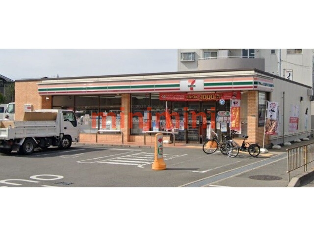 コンビニ　セブンイレブン吹田岸部中4丁目店（コンビニ）まで614m