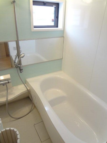 バス・シャワールーム　ゆとりの浴室