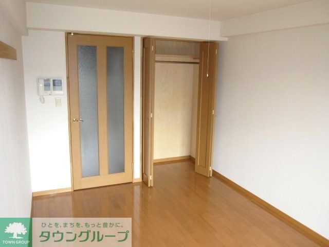 セキュリティ　★8.2帖で広い洋室です★