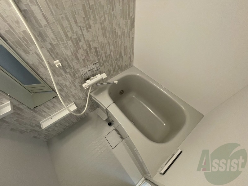 バス・シャワールーム　お風呂になります。一日の疲れを癒してくださいね。