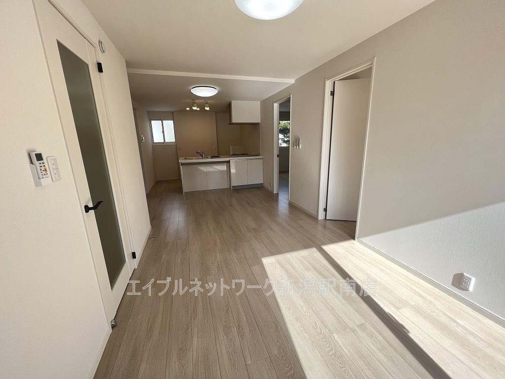 居室・リビング　同タイプ、別部屋写真