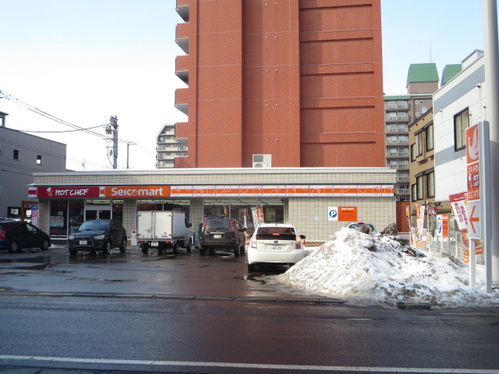 コンビニ　セイコーマート（コンビニ）まで120m