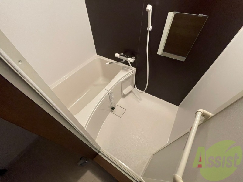 バス・シャワールーム　お風呂になります。一日の疲れを癒してくださいね。