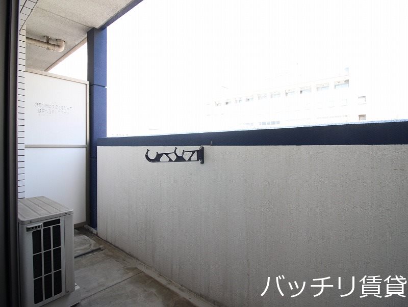 バルコニー　別号室写真の為、現況を優先致します。