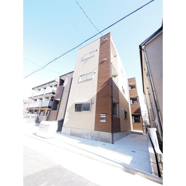 建物外観　外観　オートロック付　宅配ＢＯＸ有り
