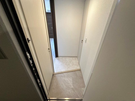 玄関　※別部屋の写真です