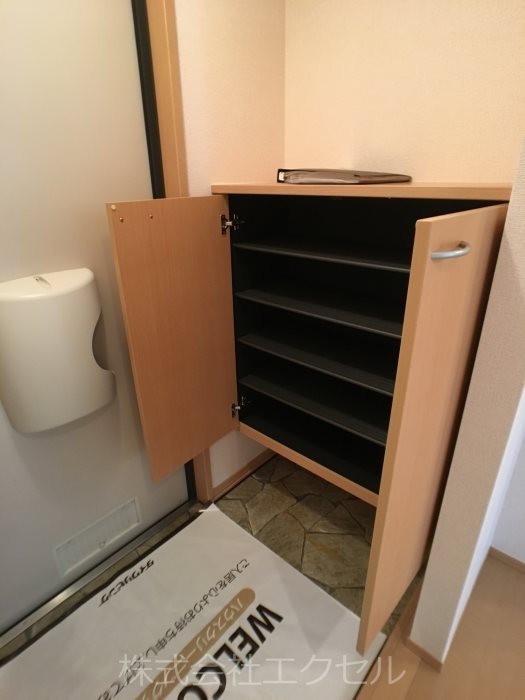 玄関　シューズボックス完備の玄関です。