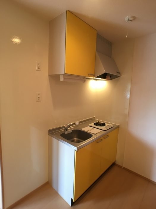 キッチン　コンロ付きのキッチンです。