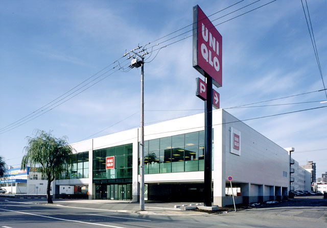 ショッピングセンター　ユニクロ札幌二十四軒店（ショッピングセンター）まで829m