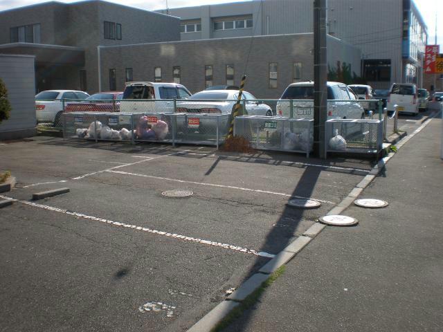 駐車場　駐車場