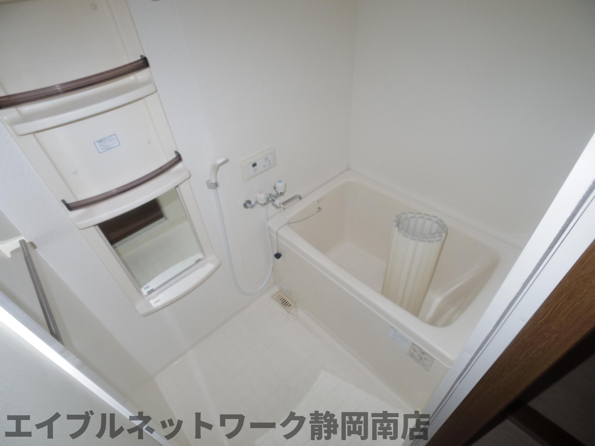 バス・シャワールーム　日々の疲れを癒すお風呂付です