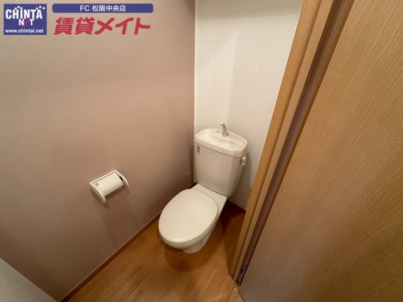 トイレ　別部屋参考写真です