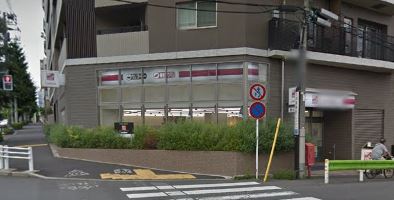 コンビニ　ナチュラルローソン 八雲三丁目店（コンビニ）まで329m