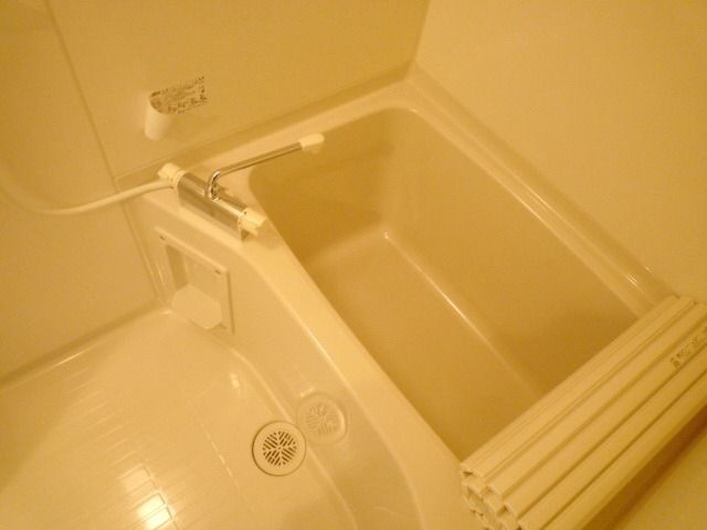 バス・シャワールーム　※別部屋の参考写真です