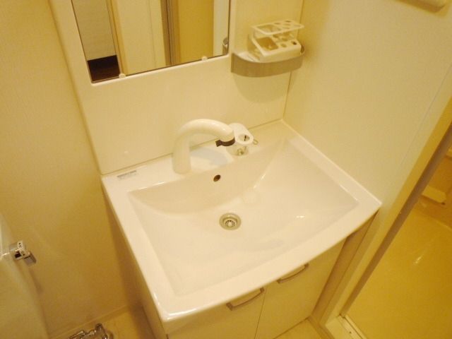洗面設備　※別部屋の参考写真です