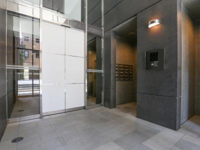 コンビニ　セブンイレブン赤坂氷川坂下店（コンビニ）まで138m